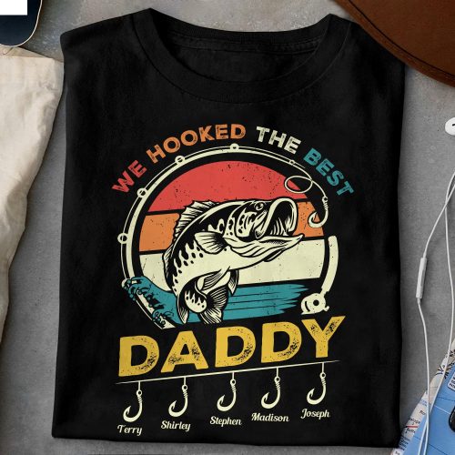 Gifts-For-Fisherman-We-Hooked-The-Best-Daddy-Personalized-Shirt1.jpg